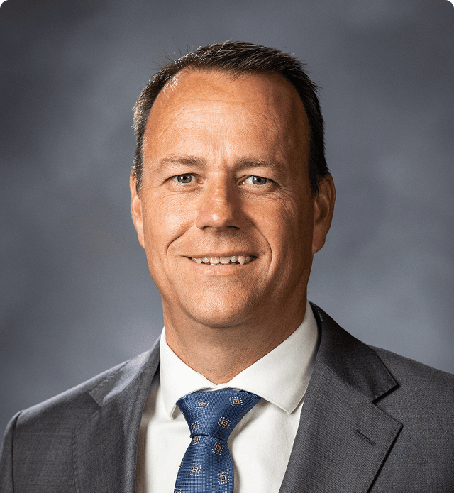 taylor-nadauld-headshot